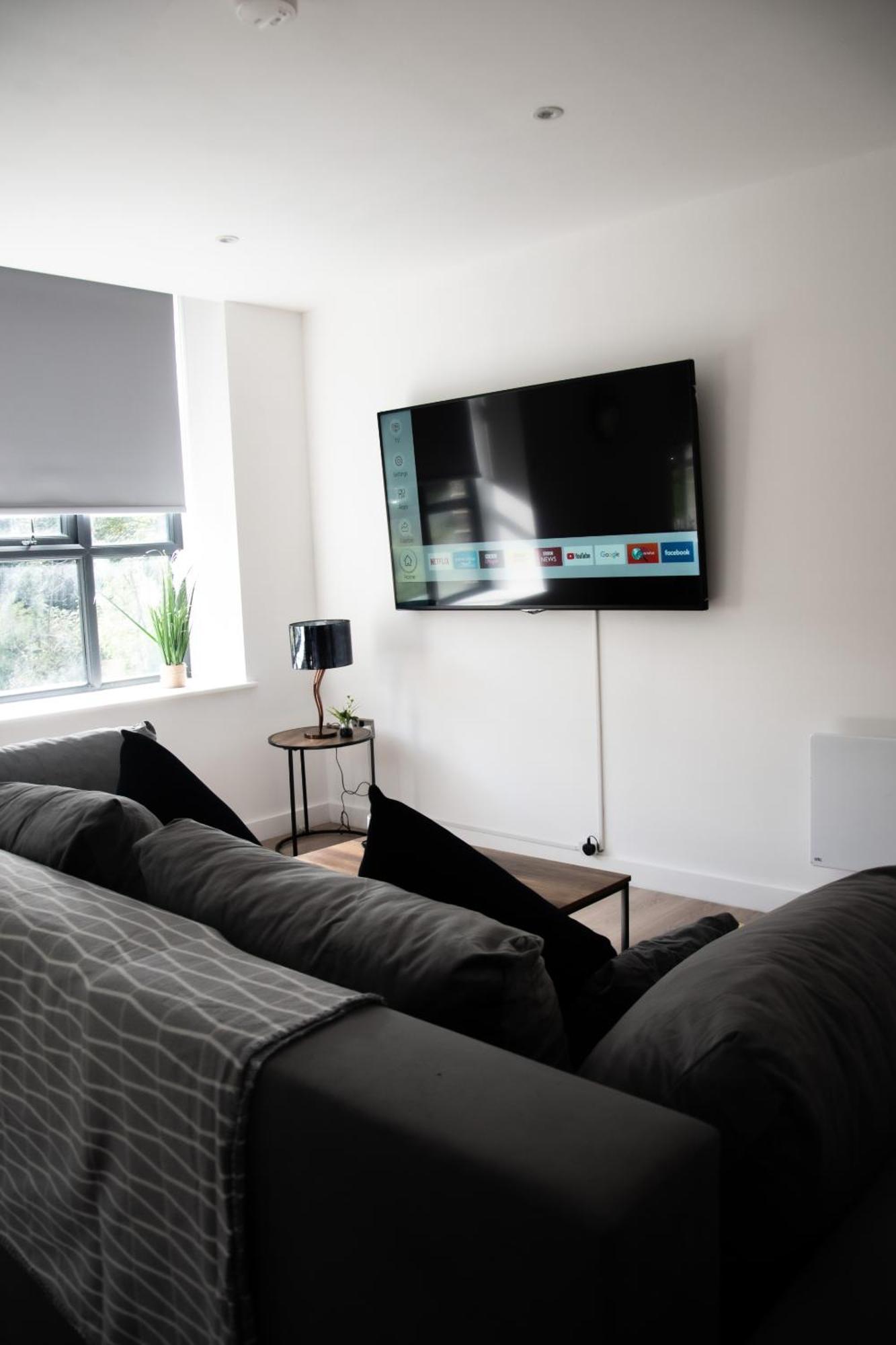 2-Bedroom With Breathtaking Views In Holmfirth Village, Huddersfield Room photo